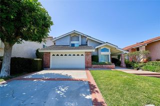 15 Ensueno E, Irvine, CA 92620