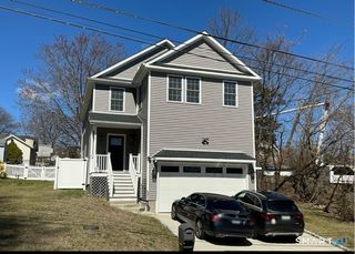 38 Clifton Place, Bridgeport, CT 06606
