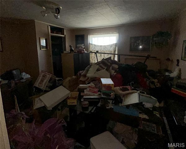 411 Elm Drive, East St Louis, IL 62203