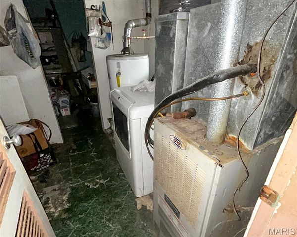 411 Elm Drive, East St Louis, IL 62203