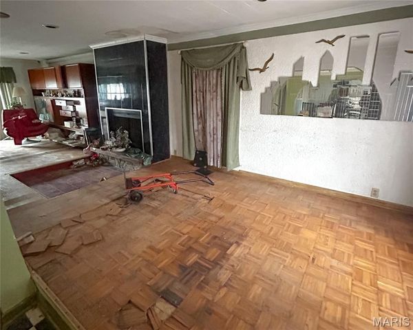 411 Elm Drive, East St Louis, IL 62203