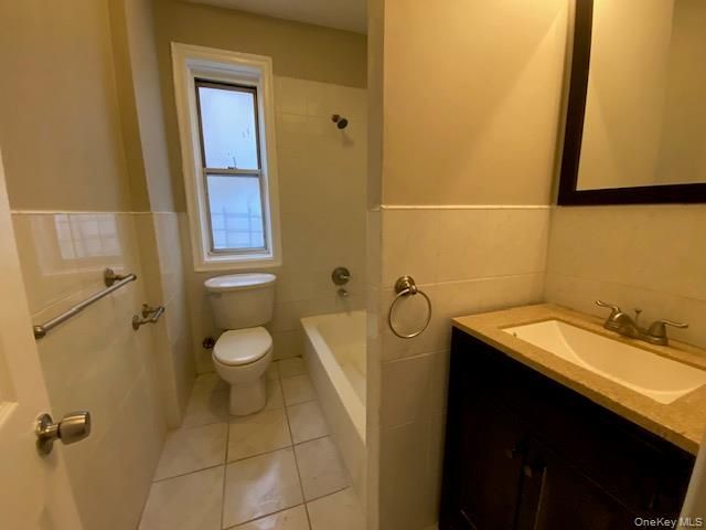 1075 Grand Concourse 3C, Bronx, NY 10452