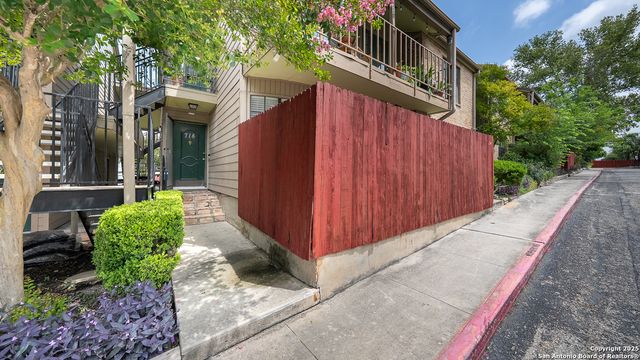 7711 Callaghan Rd Apt 714, San Antonio, TX 78229