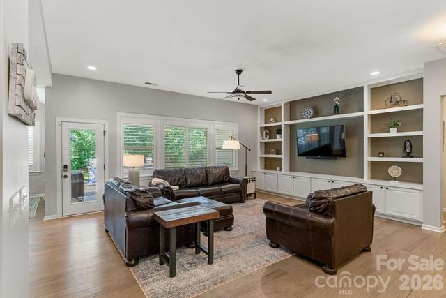 378 Broadleaf Drive, Denver, NC 28037