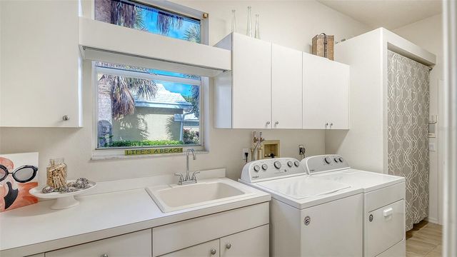 533 FALLBROOK DRIVE, Venice, FL 34292