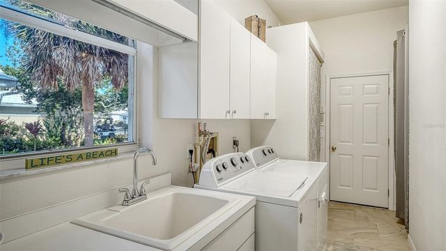 533 FALLBROOK DRIVE, Venice, FL 34292