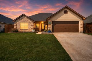 308 Glenview Drive, Aubrey, TX 76227