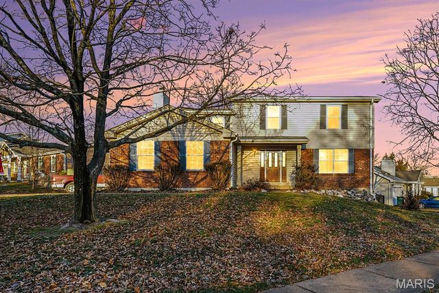 1205 Newport Landing Drive, Fenton, MO 63026