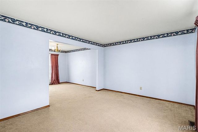 1205 Newport Landing Drive, Fenton, MO 63026