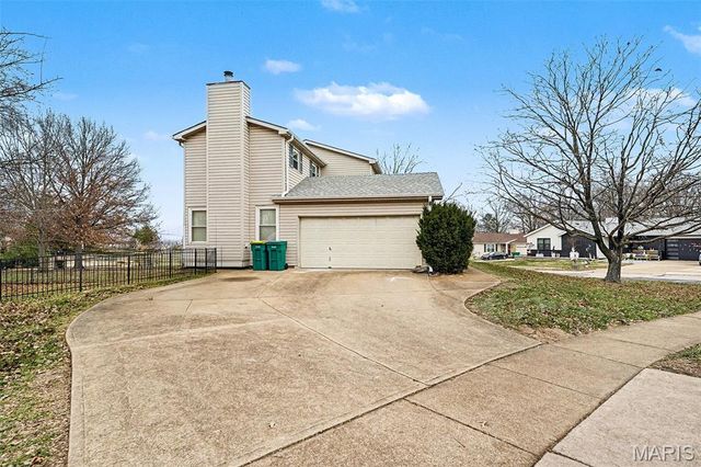 1205 Newport Landing Drive, Fenton, MO 63026
