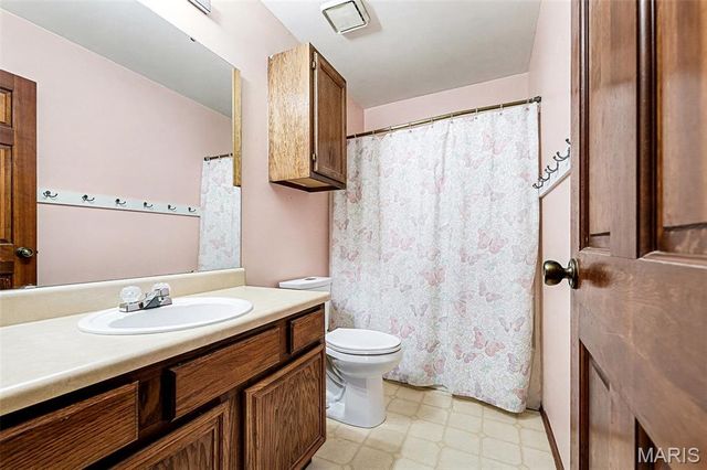 1205 Newport Landing Drive, Fenton, MO 63026