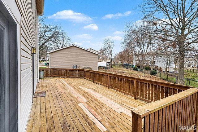 1205 Newport Landing Drive, Fenton, MO 63026