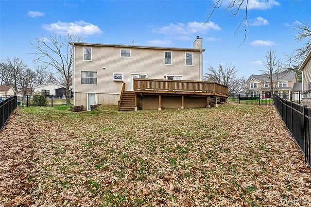 1205 Newport Landing Drive, Fenton, MO 63026