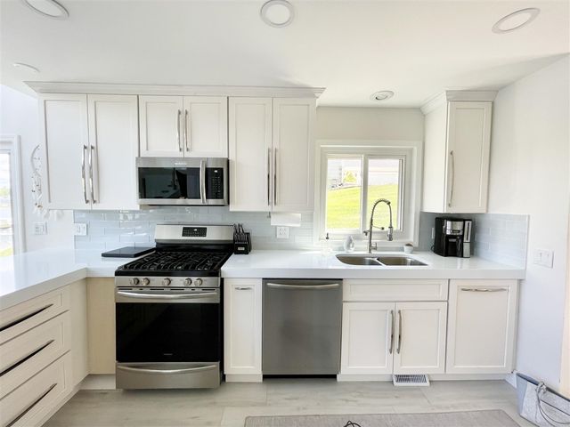 727 Treasure Island Drive, Mattawan, MI 49071