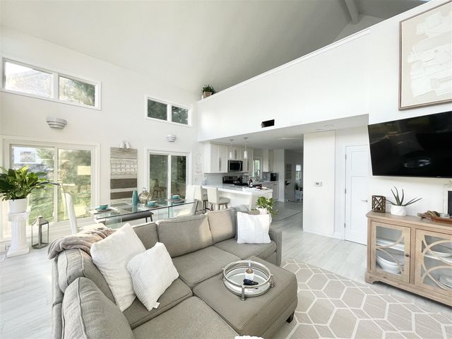 727 Treasure Island Drive, Mattawan, MI 49071