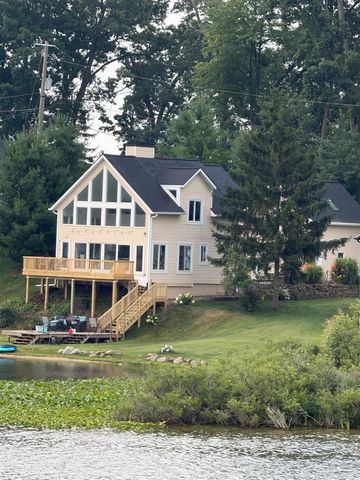 727 Treasure Island Drive, Mattawan, MI 49071