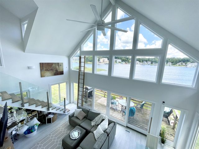 727 Treasure Island Drive, Mattawan, MI 49071