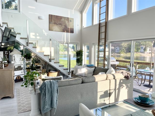 727 Treasure Island Drive, Mattawan, MI 49071