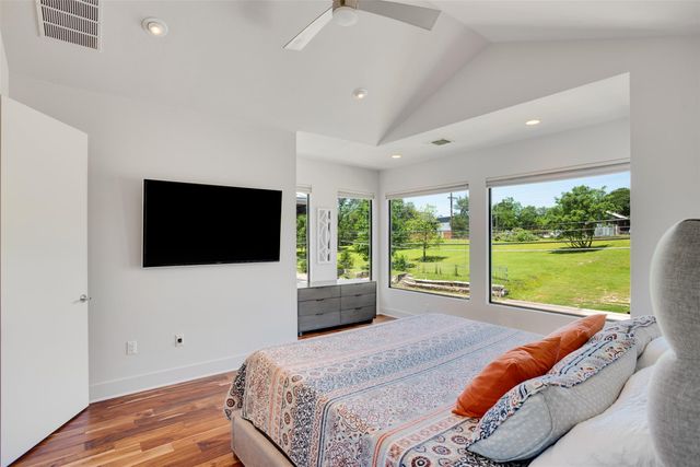 1009 E 12th ST, Austin, TX 78702