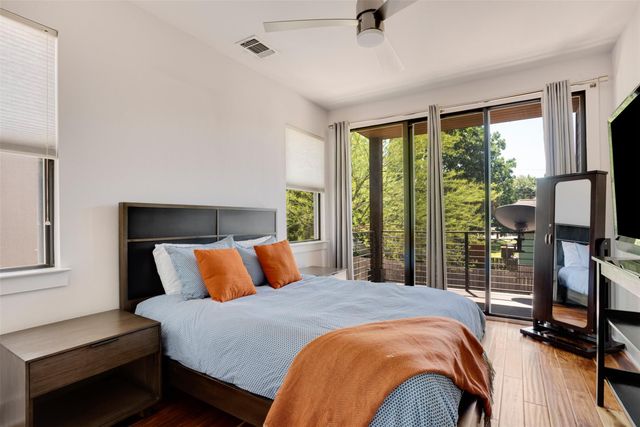 1009 E 12th ST, Austin, TX 78702