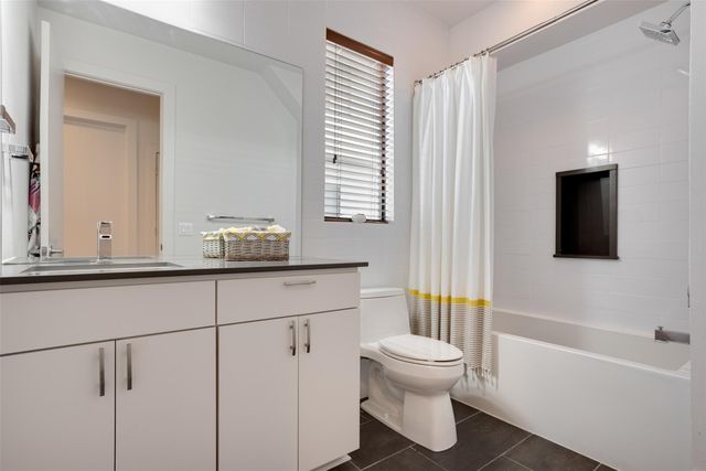 1009 E 12th ST, Austin, TX 78702