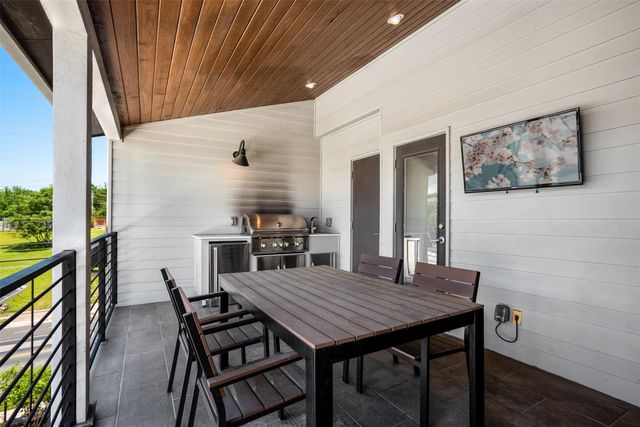 1009 E 12th ST, Austin, TX 78702