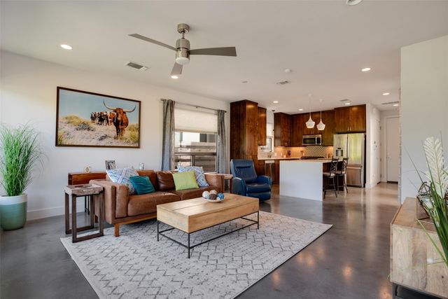 1009 E 12th ST, Austin, TX 78702