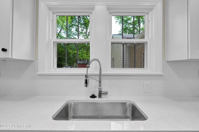 7613 Norbourne Ave, Louisville, KY 40222