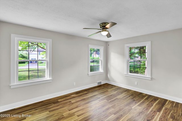 7613 Norbourne Ave, Louisville, KY 40222