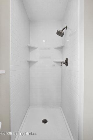 7613 Norbourne Ave, Louisville, KY 40222