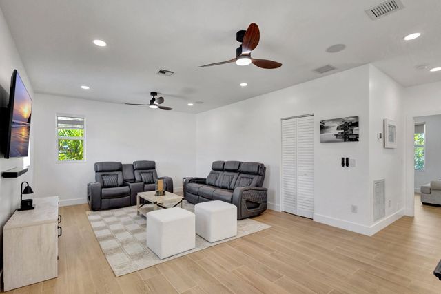 12952 Drayton Road SE, North Palm Beach, FL 33408