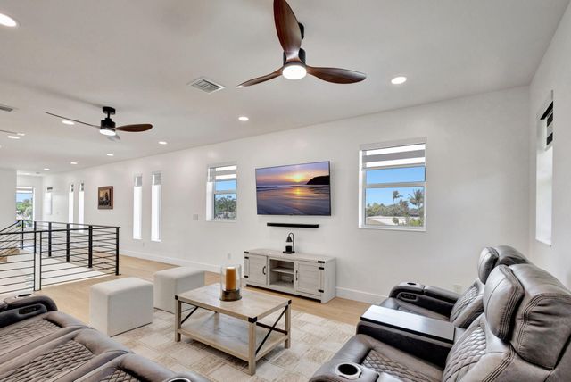 12952 Drayton Road SE, North Palm Beach, FL 33408