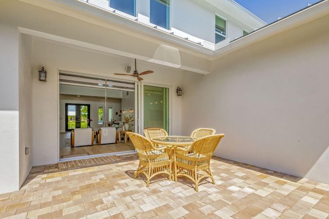 12952 Drayton Road SE, North Palm Beach, FL 33408