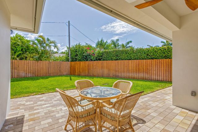12952 Drayton Road SE, North Palm Beach, FL 33408