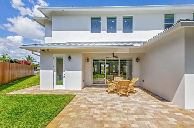 12952 Drayton Road SE, North Palm Beach, FL 33408