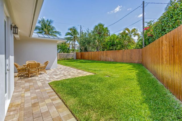12952 Drayton Road SE, North Palm Beach, FL 33408