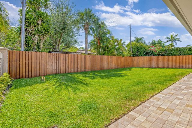 12952 Drayton Road SE, North Palm Beach, FL 33408