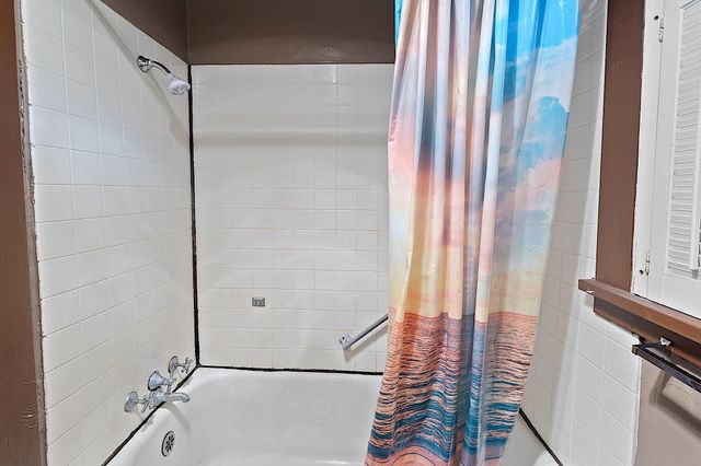 806 SE Grandview Avenue, Grants Pass, OR 97527