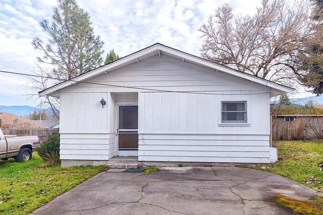 806 SE Grandview Avenue, Grants Pass, OR 97527