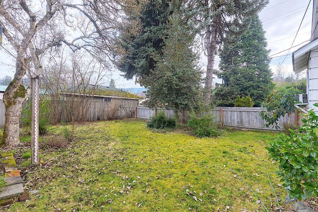 806 SE Grandview Avenue, Grants Pass, OR 97527