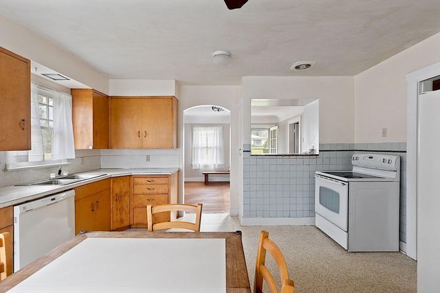 806 SE Grandview Avenue, Grants Pass, OR 97527