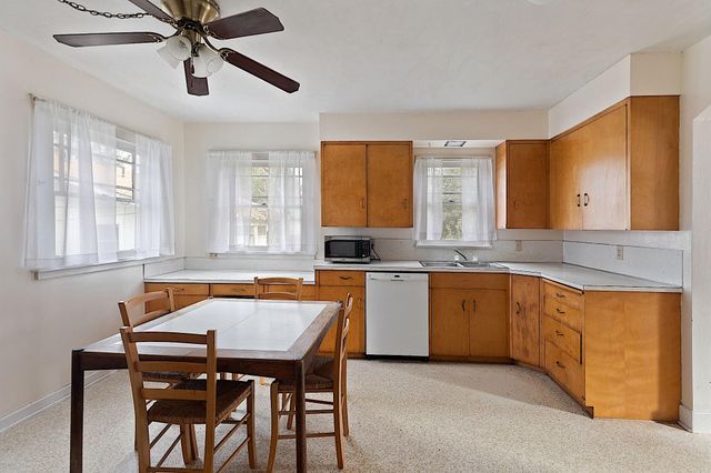 806 SE Grandview Avenue, Grants Pass, OR 97527