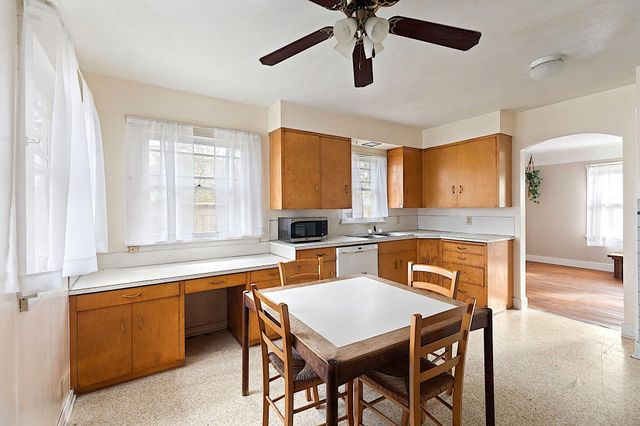 806 SE Grandview Avenue, Grants Pass, OR 97527