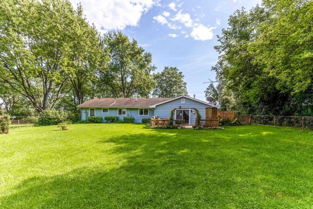 2006 Old Peterson Road, Libertyville, IL 60048