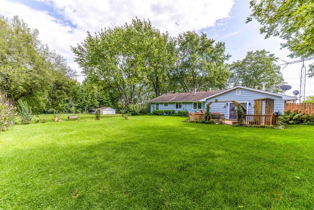 2006 Old Peterson Road, Libertyville, IL 60048