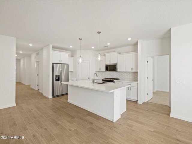 17554 W WOODLANDS Avenue, Goodyear, AZ 85338