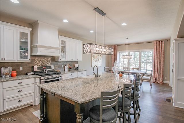 2189 E Park Drive, Uniontown, OH 44685