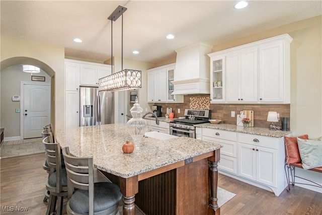 2189 E Park Drive, Uniontown, OH 44685