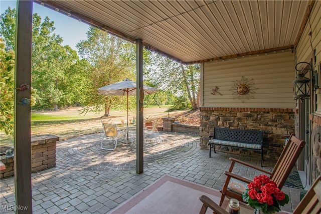 2189 E Park Drive, Uniontown, OH 44685