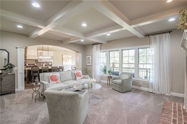 2189 E Park Drive, Uniontown, OH 44685